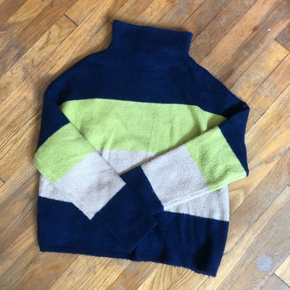 Cliche Color-block Turtleneck Sweater